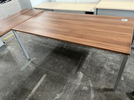 Neudörfler Schreibtisch, 180x90cm, Nuss, Rahmen silber Neudörfler Schreibtisch, 180x90cm, Nuss, Rahmen silber