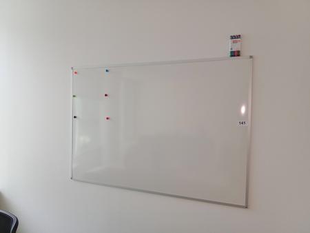 Whiteboard ca. 150/100 cm Whiteboard ca. 150/100 cm