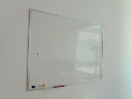 Whiteboard ca. 120/90 cm Whiteboard ca. 120/90 cm