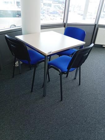 Besprechungstisch ca.80/80 cm mit 3 Besucherstühlen Besprechungstisch ca.80/80 cm mit 3 Besucherstühlen