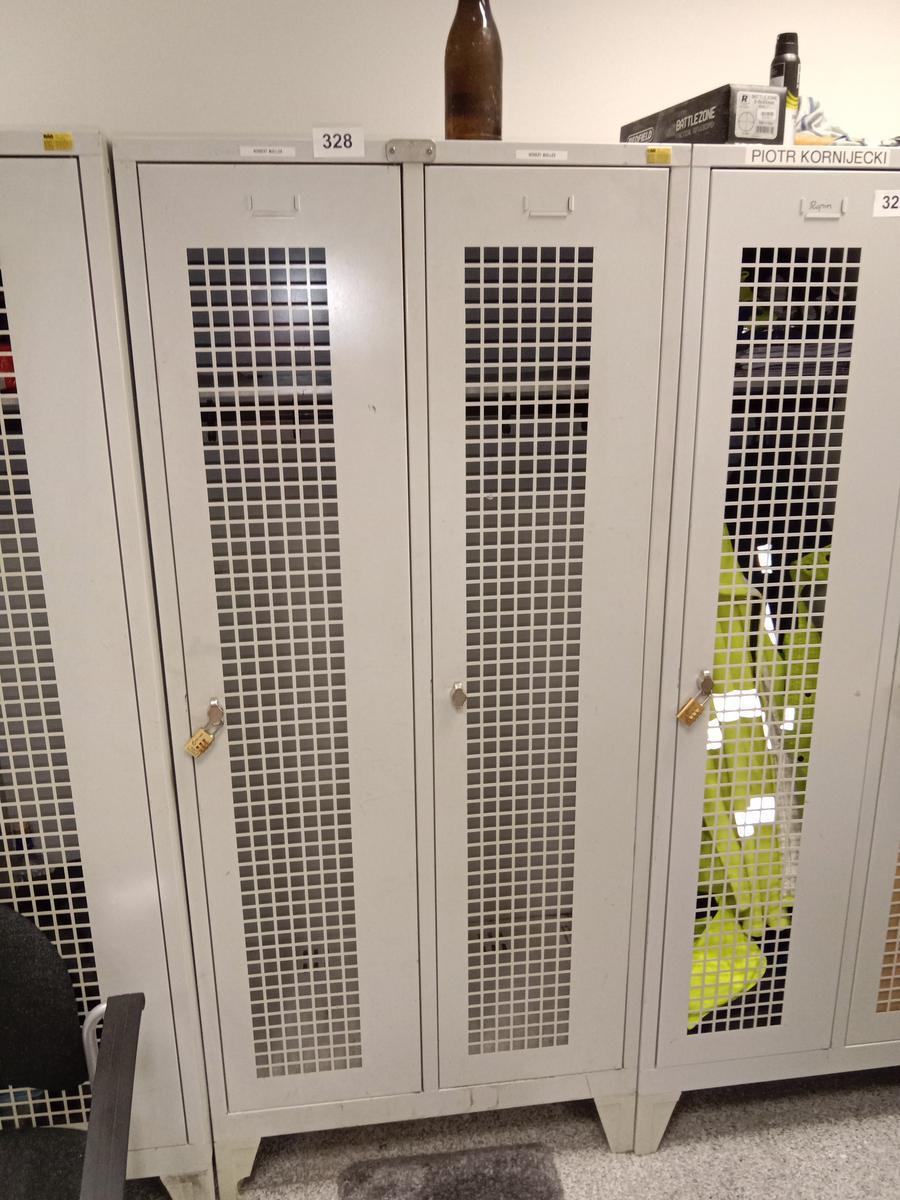 BÄR Umkleideschrank ca. 185/80/50 cm?d=2025-06-29 04:55:53