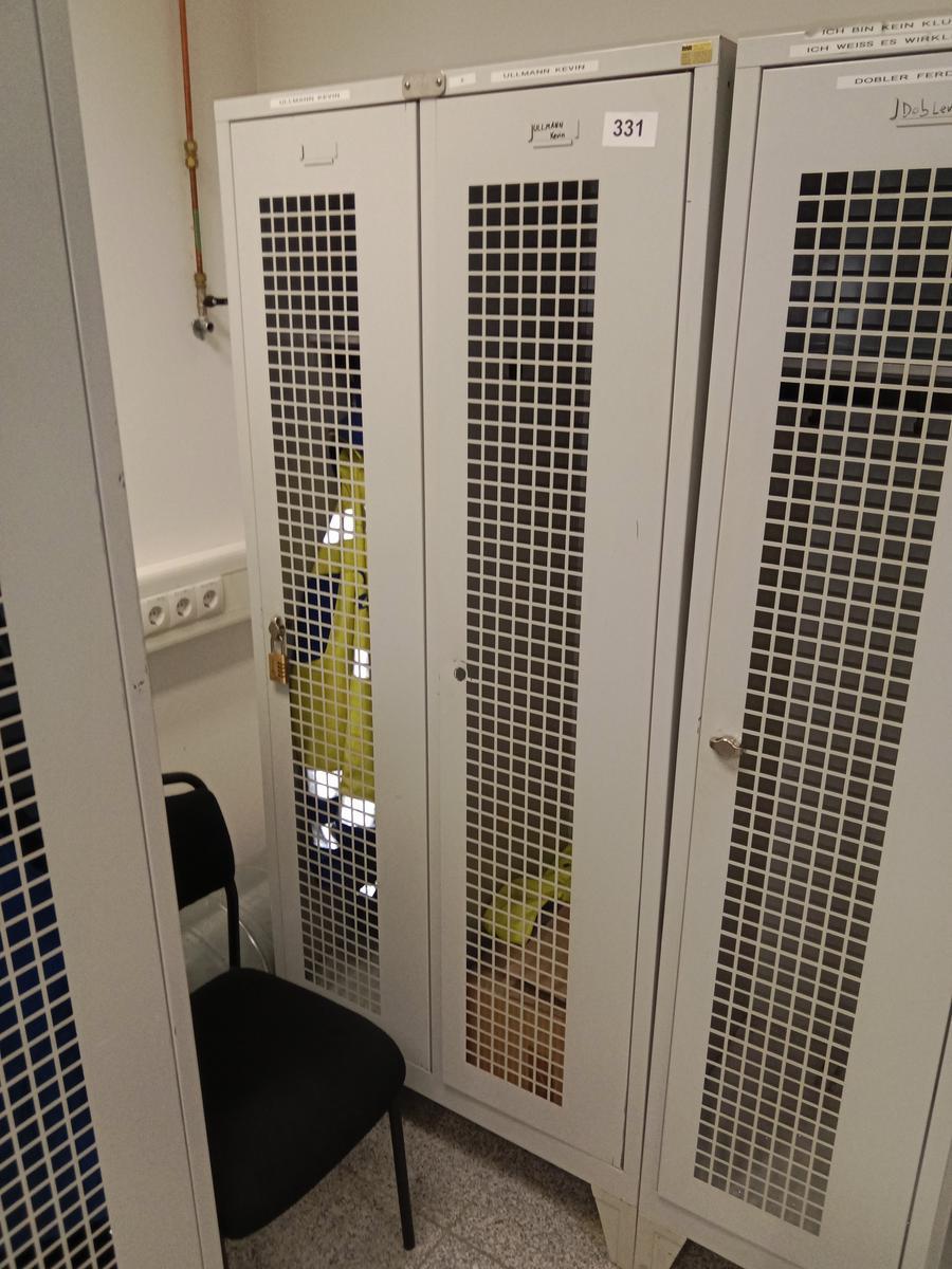 BÄR Umkleideschrank ca. 185/80/50 cm