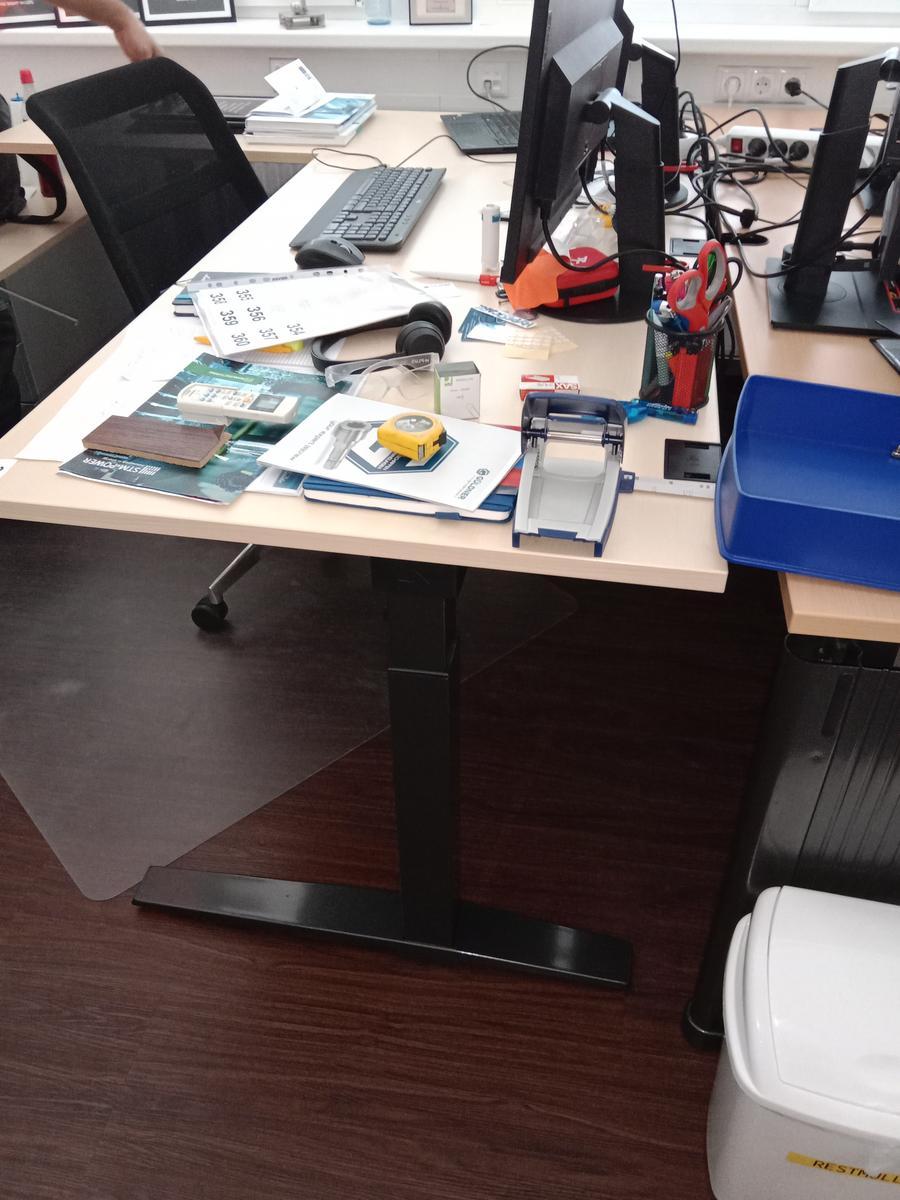 Schreibtisch mit Eckteilanbau ca. 180 / 80 cm - 160/40 cm?d=2025-06-29 04:55:04