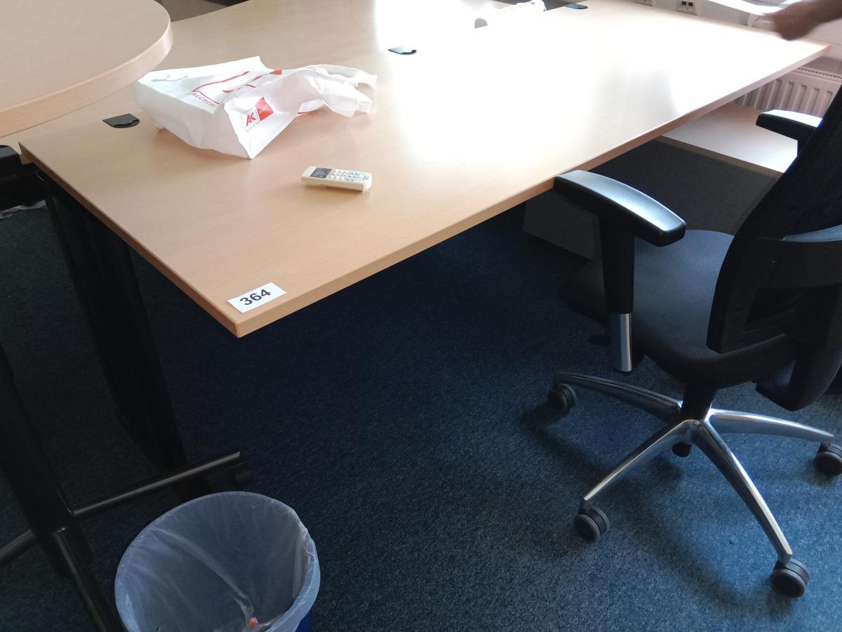 Schreibtisch ca. 200x80 cm?d=2025-06-29 04:55:03