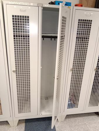 BÄR Umkleideschrank ca. 185/80/50 cm BÄR Umkleideschrank ca. 185/80/50 cm