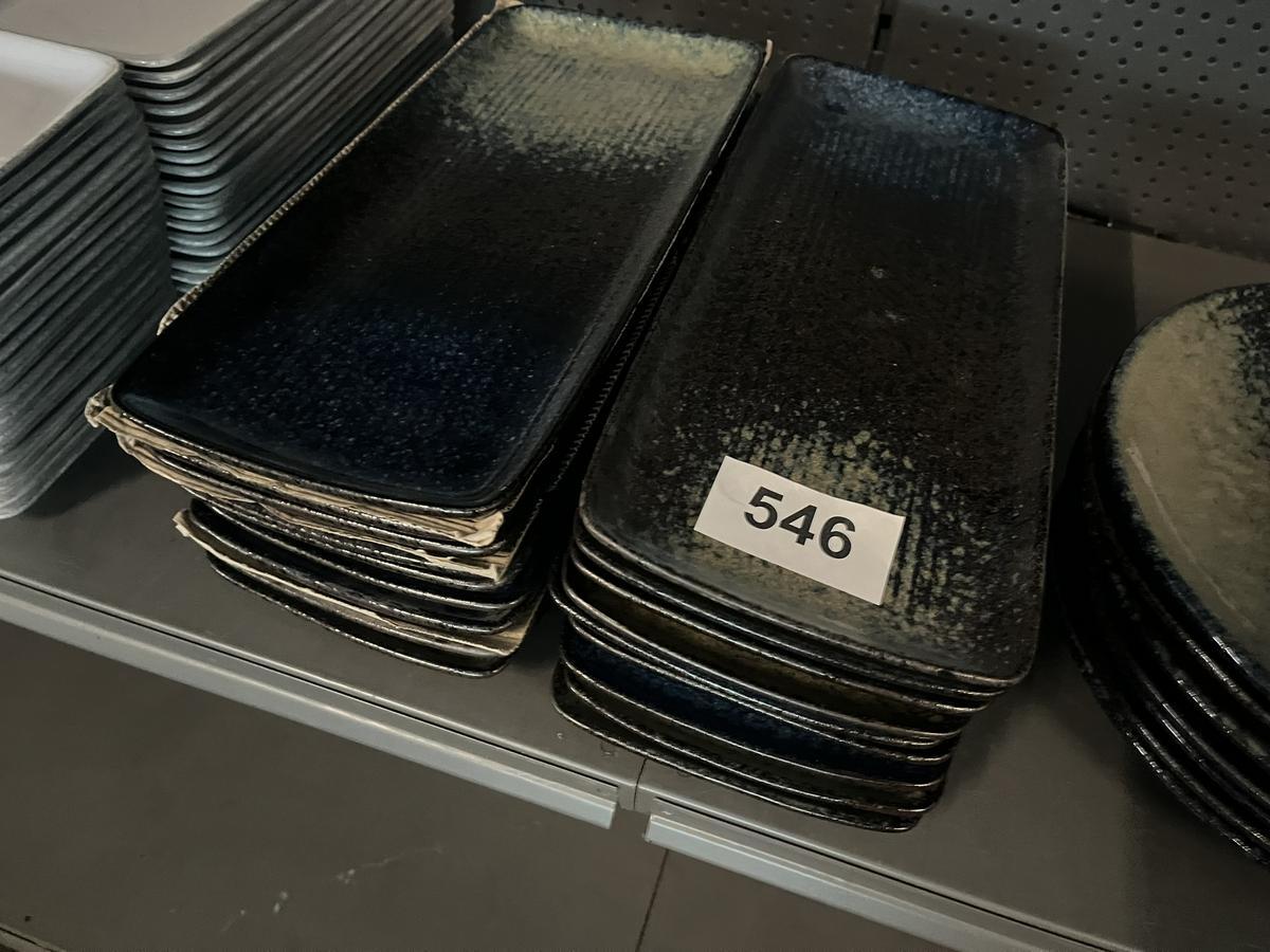 18 Stk. Platten, flach, viereckig, 36.5x16cm