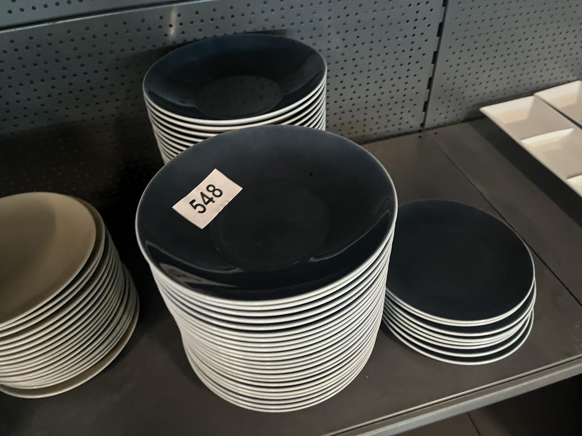 46 Stk. Teller tief, DM 23cm & 7 Stk. Salatteller, DM 20cm