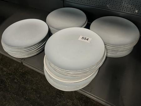 44 Stk. Teller, flach, DM 32cm
