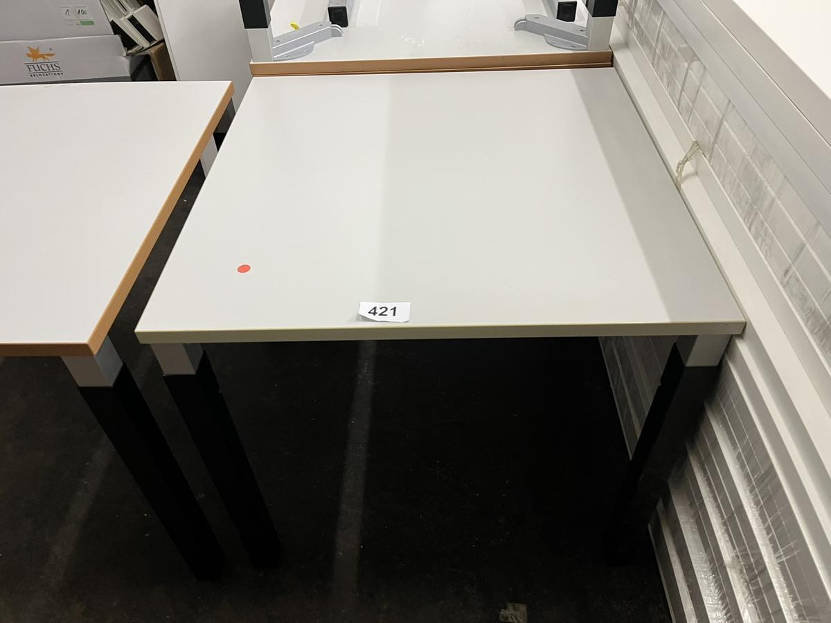 4 Stk. Hali Besprechungstische