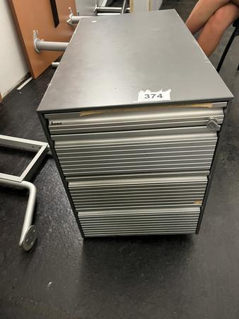 Bene Rollcontainer, mit Schlüssel, ca. 44x80x58cm, beschädigt Bene Rollcontainer, mit Schlüssel, ca. 44x80x58cm, beschädigt