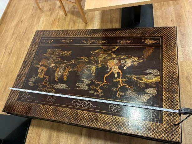 Couchtisch  Restaurierungsbedürftig, 1,40 Meter Länge / 87cm Breite / 44cm hoch