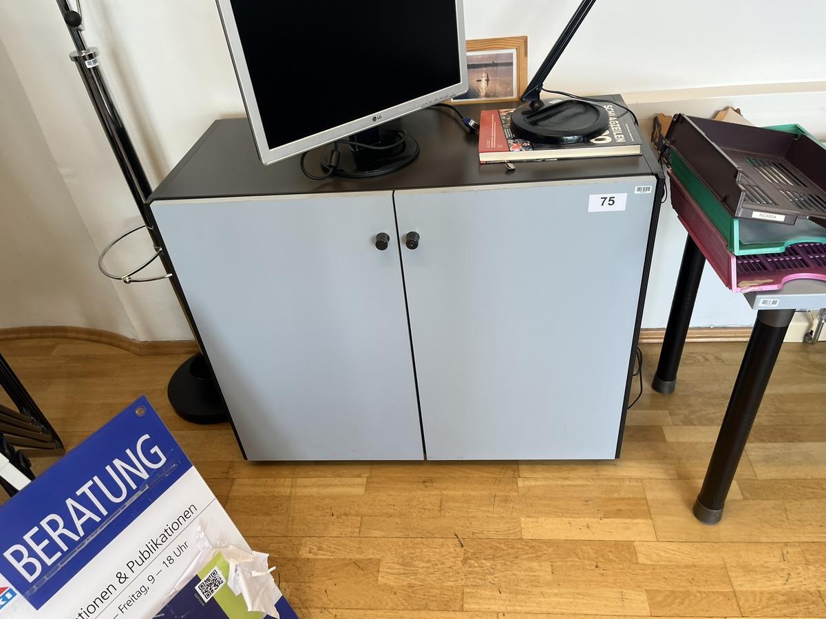 Aktenschrank mit Doppeltüre?d=2025-07-14 22:28:25