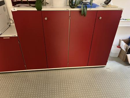 2 Stück Aktenschränke mit Flügeltüre 2 Stück Aktenschränke mit Flügeltüre