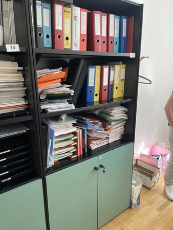 Aktenschrankmodul mit Doppeltüre oben offen Aktenschrankmodul mit Doppeltüre oben offen