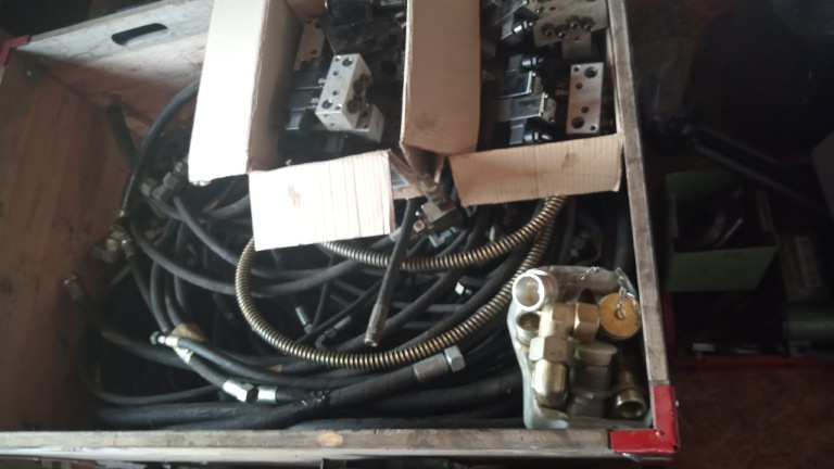 1 Palette Hydraulikkomponenten