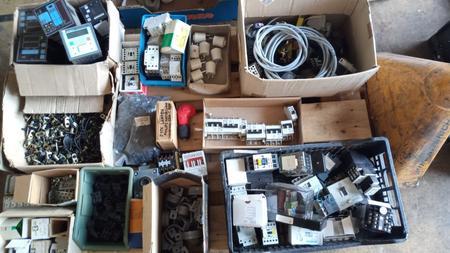 Regler, elektrische Komponenten Regler, elektrische Komponenten