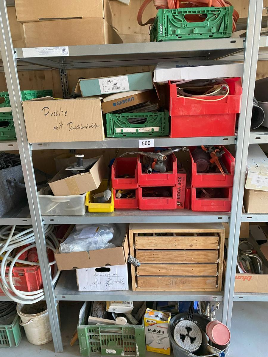Regalinhalt Wasserinstallationsmaterial