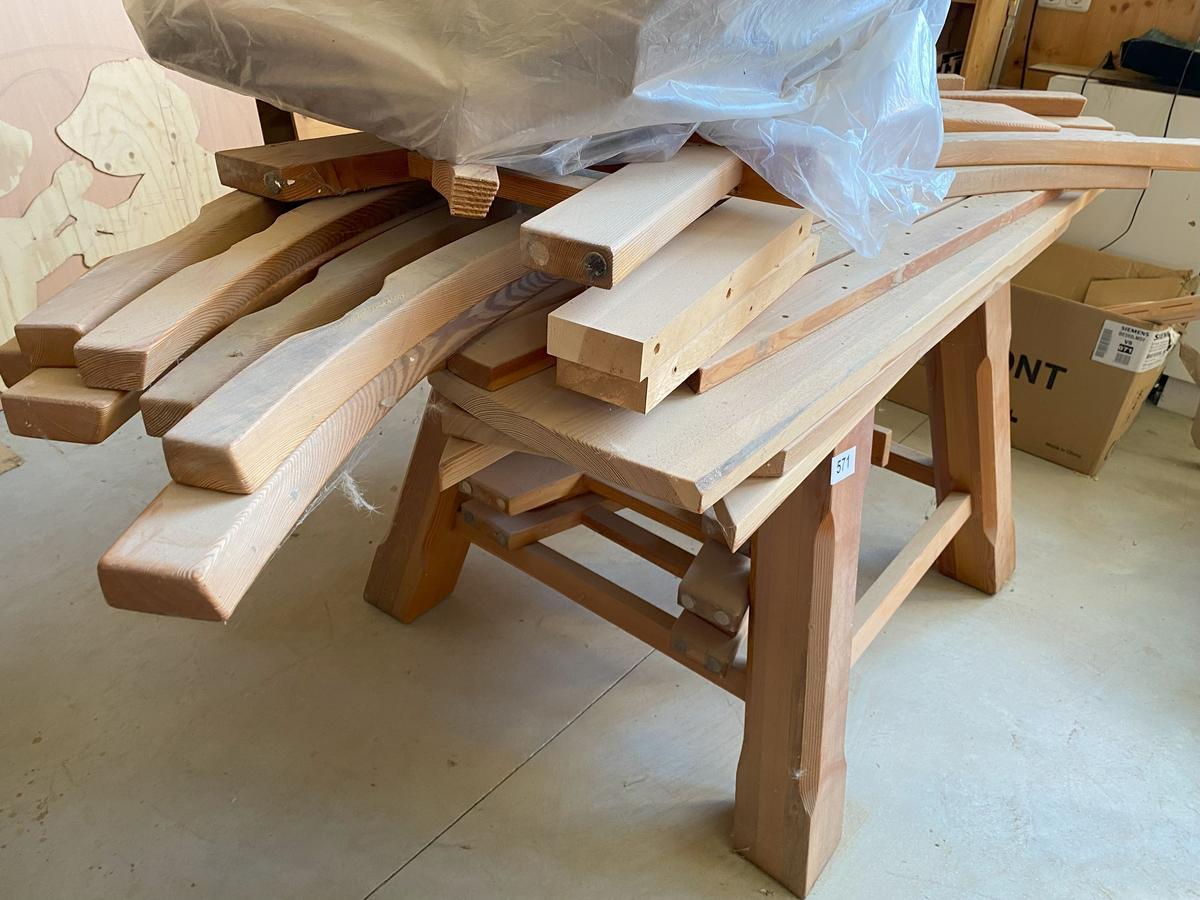 Massivholztisch mit Eckbank ca. 150 x 75 cm