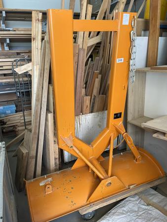 Anbaugerät für Stapler : Schneepflug BAUER SCH-V150 , 169 kg Eigengewicht - drehbar Anbaugerät für Stapler : Schneepflug BAUER SCH-V150 , 169 kg Eigengewicht - drehbar