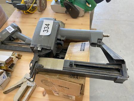 SENCO Luftdrucknagler + 2 Karton Druckluftnägel SENCO Luftdrucknagler + 2 Karton Druckluftnägel