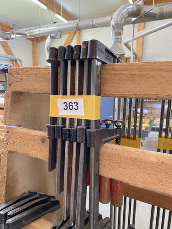 1 Stk. Schraubzwingen 20 cm, 1 Stk. 25, 4 Stk. 30 cm 1 Stk. Schraubzwingen 20 cm, 1 Stk. 25, 4 Stk. 30 cm