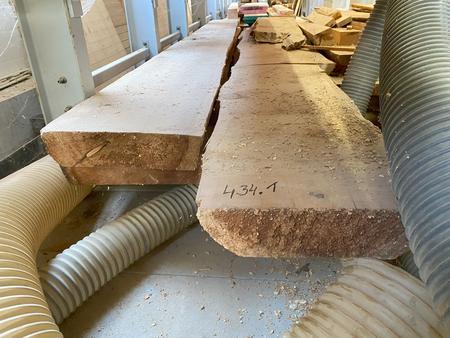Regalinhalt: 4 Stk. Zirbenholz 10 cm / 300/400 cm Regalinhalt: 4 Stk. Zirbenholz 10 cm / 300/400 cm