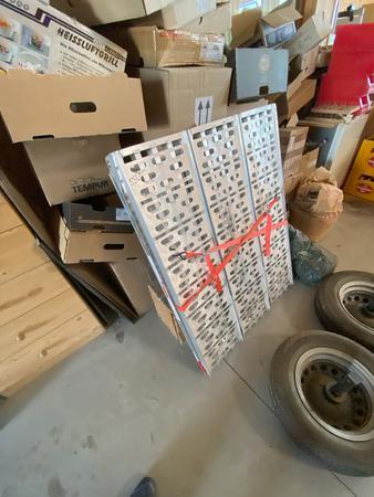 Auffahrtsrampe max. 215 x 90 cm Auffahrtsrampe max. 215 x 90 cm