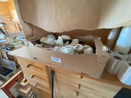 2 Schränke mit Elektromaterial 2 Schränke mit Elektromaterial