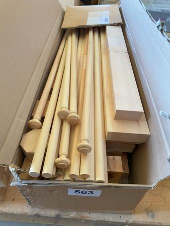 Karton mit Ziersträben Karton mit Ziersträben