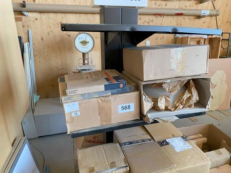 Regalinhalt an Leuchtmitteln Regalinhalt an Leuchtmitteln
