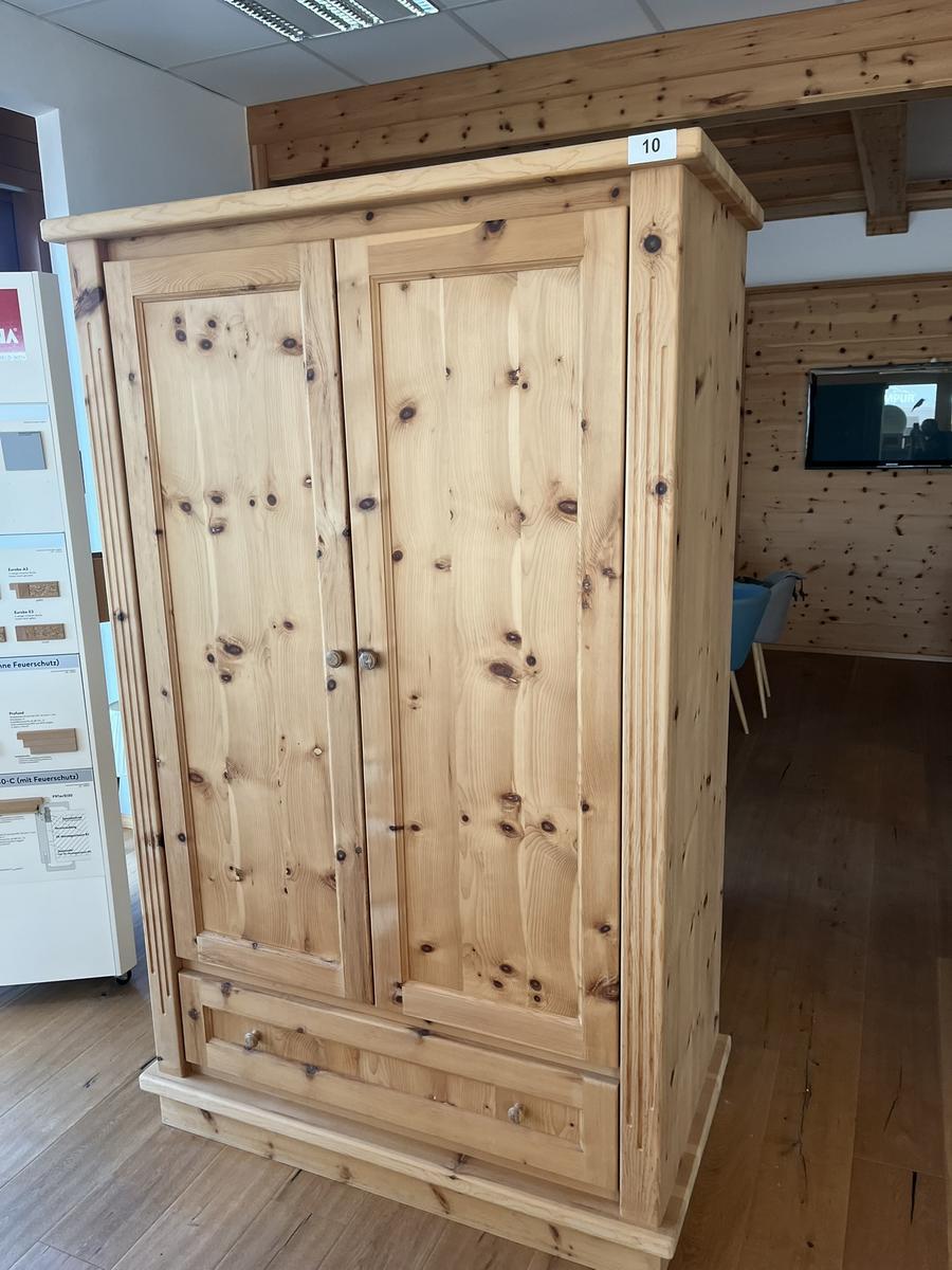 Kleiderschrank in Zirbenholz 126 x 66 x 202 cm