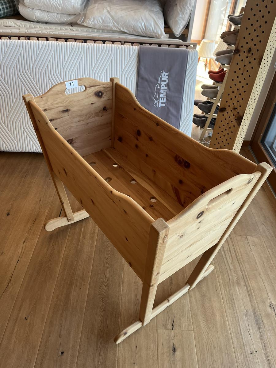 Babywiege aus Zirbenholz 105 x 55 x 94 cm