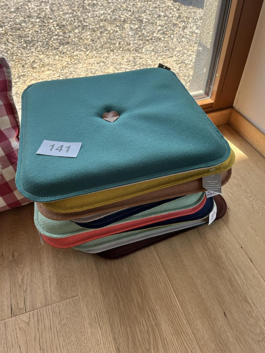 1 x Posten Sitzunterlagen