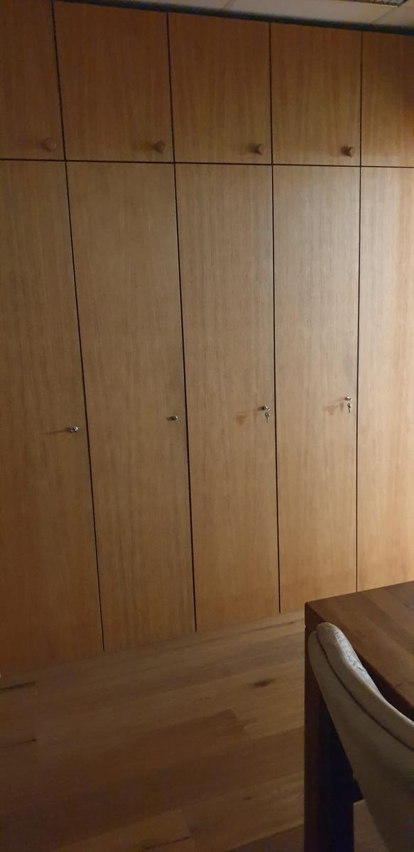 Umkleideschrank H: 270 B: 200 T: 45 cm