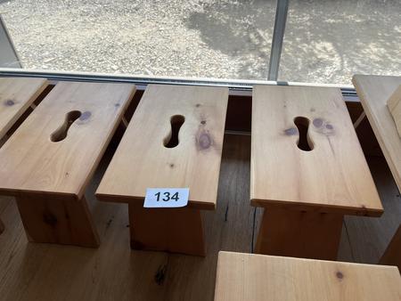 3 Stk. Holzschemel 34 x 20 x 20 cm 3 Stk. Holzschemel 34 x 20 x 20 cm