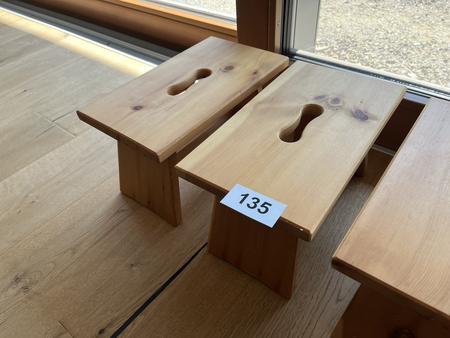 2 Stk. Holzschemel 34 x 20 x 20 cm 2 Stk. Holzschemel 34 x 20 x 20 cm