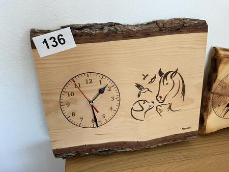 Wanduhr 35 x 30 cm in Holz Wanduhr 35 x 30 cm in Holz