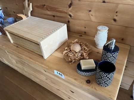 komplette Regalebene mit Dekomaterial komplette Regalebene mit Dekomaterial