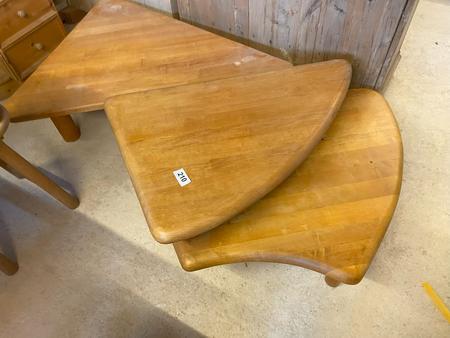 2 Stk. Beistelltische 120 x 120 cm 2 Stk. Beistelltische 120 x 120 cm