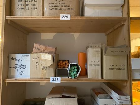 Regalinhalt an Kerzen Regalinhalt an Kerzen