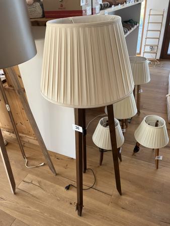 Stehlampe Nuss 137 cm - Durchmesser 45 cm Stehlampe Nuss 137 cm - Durchmesser 45 cm