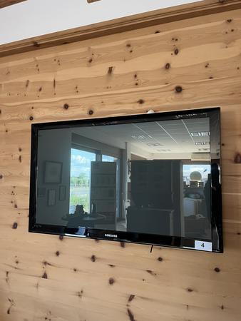 Samsung TV Gerät HD 106 cm Diagonale Samsung TV Gerät HD 106 cm Diagonale