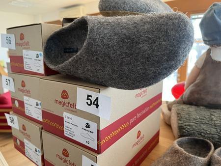 Wollfilz- Pantoffeln Größe 42 Wollfilz- Pantoffeln Größe 42