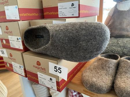 Wollfilz- Pantoffeln Größe 38 Wollfilz- Pantoffeln Größe 38