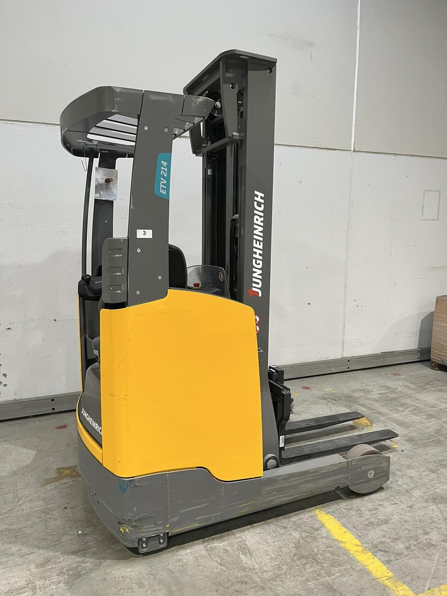 JUNGHEINRICH ETV 214 Schubmaststapler