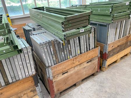 5 Laufmeter Regalanlage: Steher ca.220/50 cm- Fachböden 100 cm 5 Laufmeter Regalanlage: Steher ca.220/50 cm- Fachböden 100 cm
