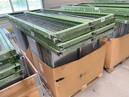7 Laufmeter Regalanlage: Steher ca.220/50 cm- Fachböden 100 cm 7 Laufmeter Regalanlage: Steher ca.220/50 cm- Fachböden 100 cm