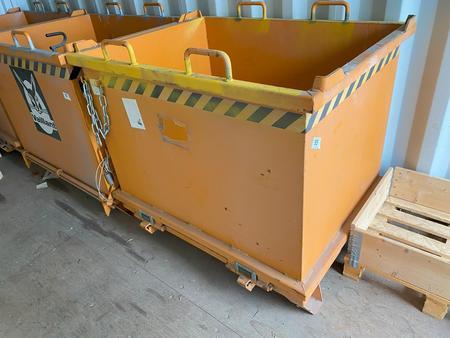 Lager-,Transportbehälter mit Bodenauslauf ,stapelbar ca. 127/90/110 cm Lager-,Transportbehälter mit Bodenauslauf ,stapelbar ca. 127/90/110 cm