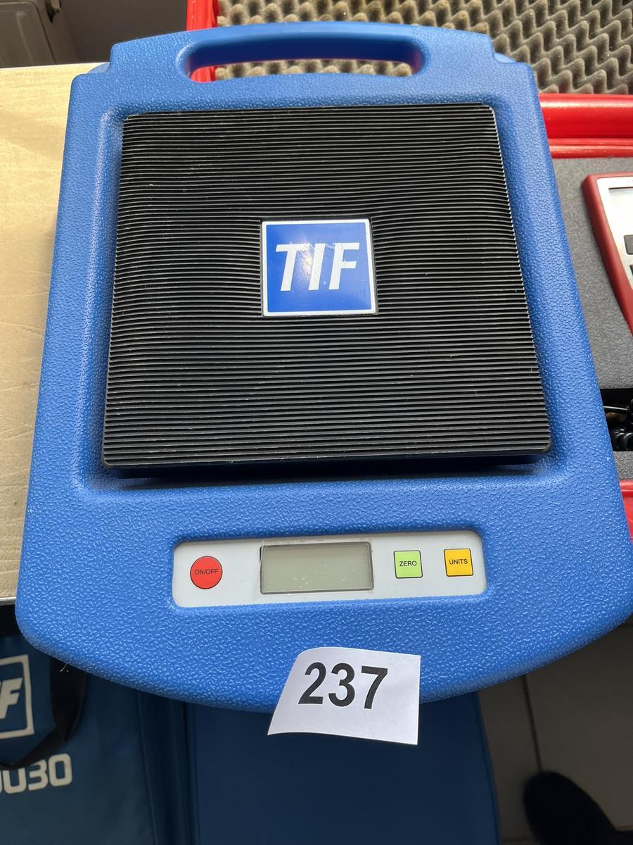 DIF 9030 Compact Refrigerant Scale