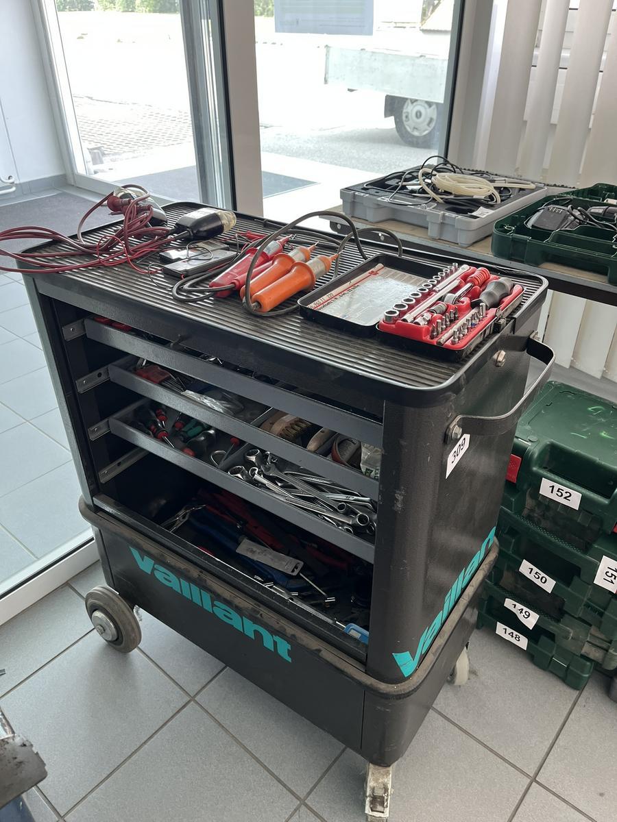 Werkstättenwagen bestückt mit Werkzeug